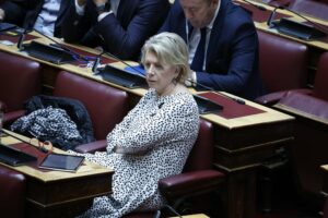 Νέα κρίση στον ΣΥΡΙΖΑ: Βολές από Αρβανίτη, Φαραντούρη κατά Ακρίτα
