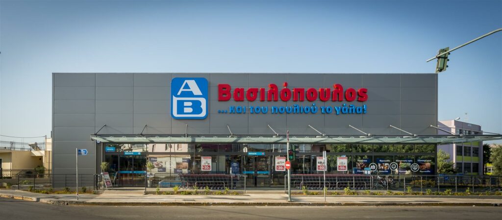 ΑΒ Βασιλόπουλος: Ενισχύει το αποτύπωμά της στην Κρήτη – Έμφαση στη συνεργασία με τοπικούς παραγωγούς