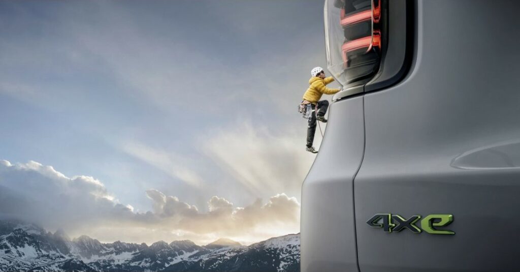 Jeep και The North Face συνεργάζονται για το νέο Jeep Avenger 4xe Edition