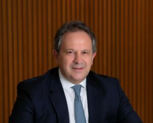 Νέος ηγετικός και αναπτυξιακός ρόλος για τον Πέτρο Σουρέτη στο Αεροδρόμιο στο Καστέλι