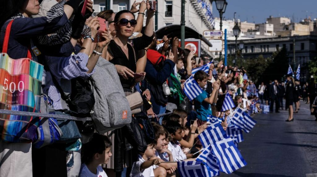 Πόσο κοστίζει η στολή για την παρέλαση της 28ης Οκτωβρίου