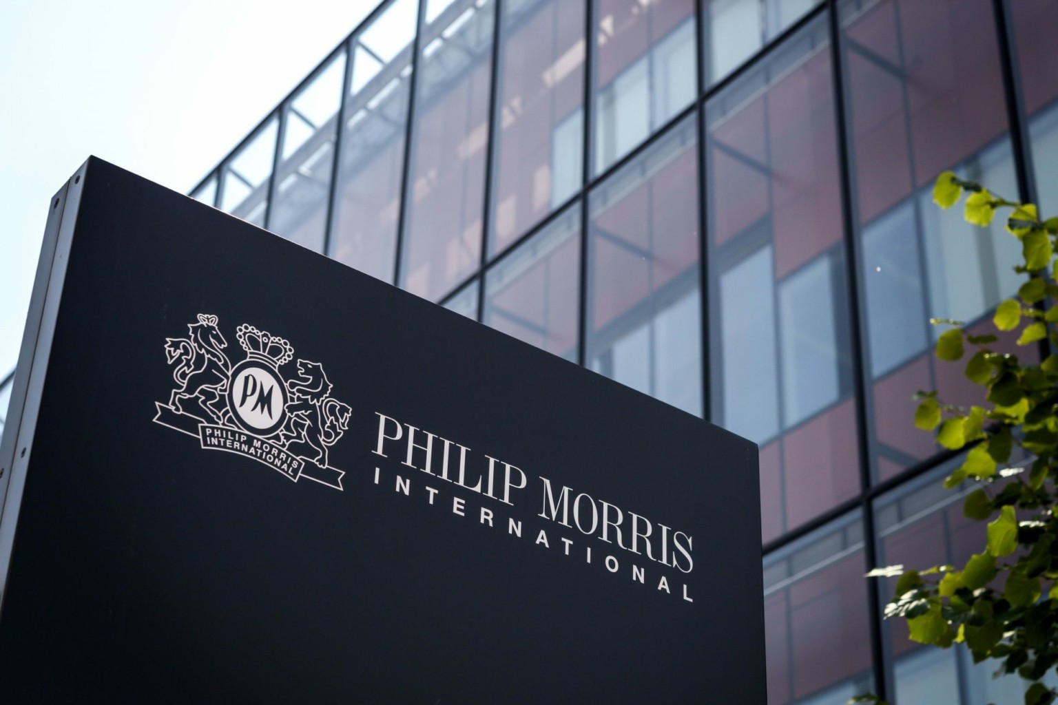 Philip Morris: Λουκέτο σε δύο εργοστάσια τσιγάρων στη Γερμανία