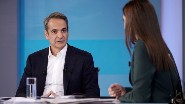 Ο Κυριάκος Μητσοτάκης στη Φαίη Μαυραγάνη