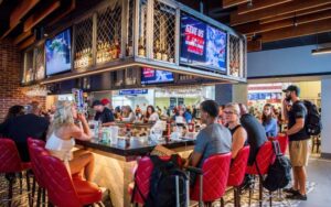 Το TGI Friday's είναι η πιο πρόσφατη περίπτωση casual εστιατορίων που αναζητά δικαστική προστασία