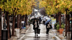 Καιρός: Υποχωρεί ο αντικυκλώνας - Έρχονται βροχές και καταιγίδες από την Κυριακή