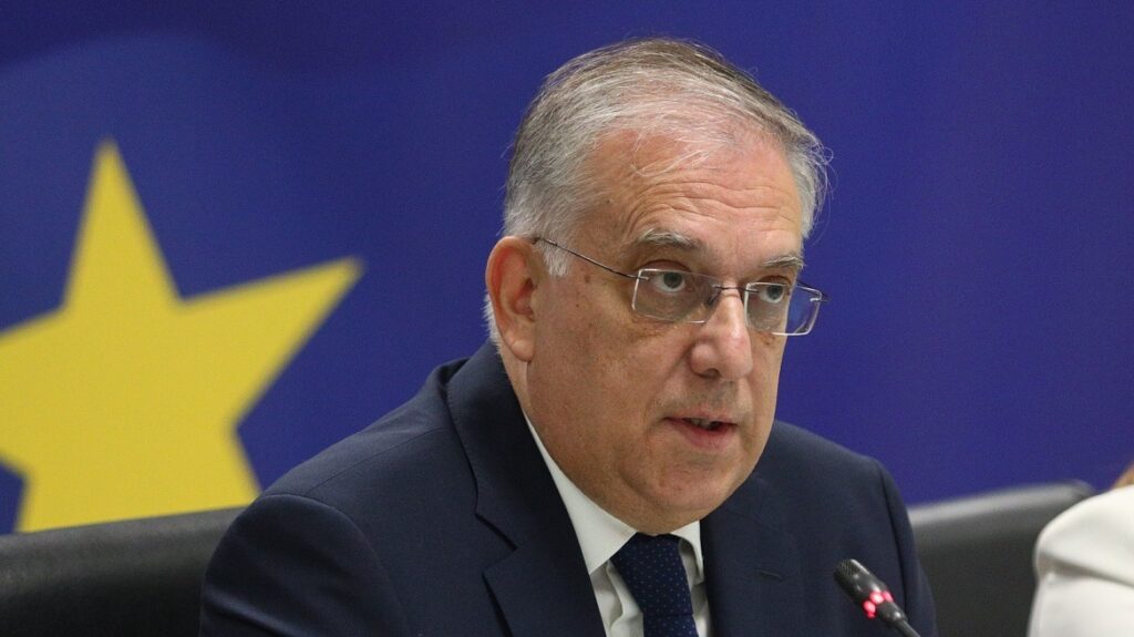 Θεοδωρικάκος: Τα μέτρα περιορισμού του περιθωρίου κέρδους θα συνεχιστούν και το 2025 - Θεοδωρικάκου