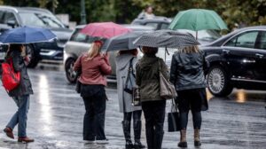 Καιρός: Ξεκινά νέος κύκλος κακοκαιρίας - Βροχές μέχρι το μεσημέρι στην Αττική
