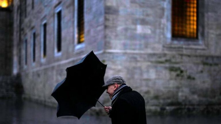 H κακοκαιρία σαρώνει και την Κωνσταντινούπολη - Εντυπωσιακές εικόνες