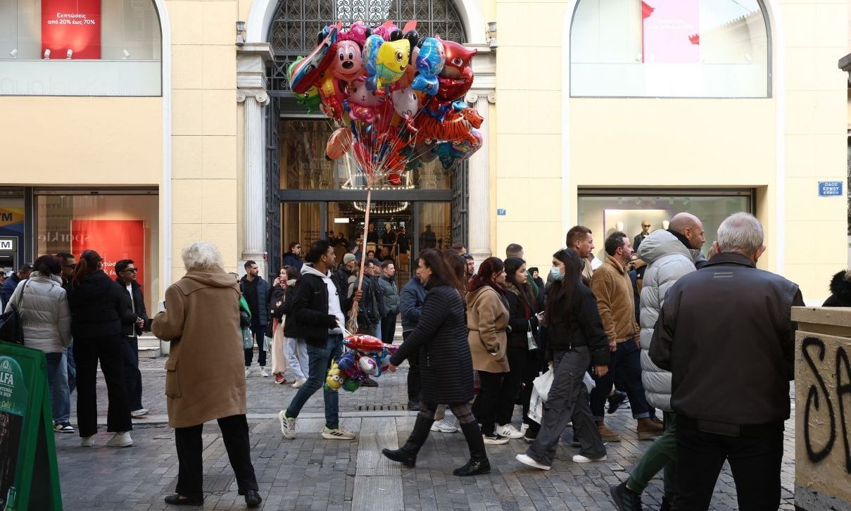 Έρχεται η Black Friday - Ποιες Κυριακές θα είναι ανοιχτά τα καταστήματα