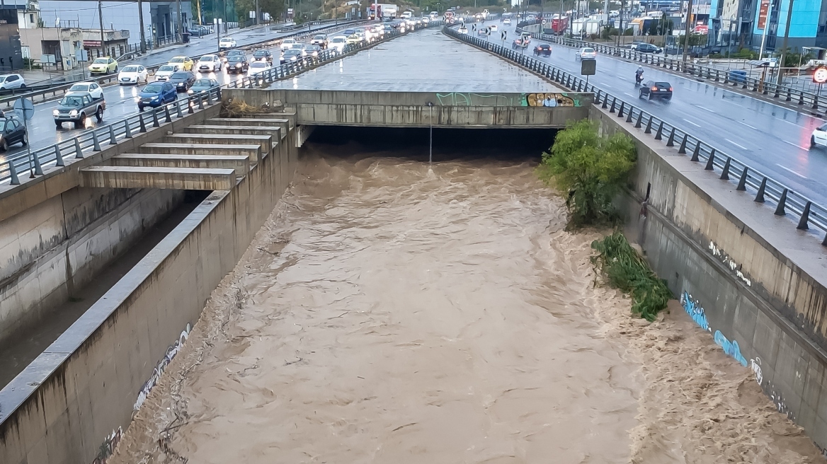 «Ο ποταμός Κηφισός δε θα άντεχε τέτοιες τεράστιες πλημμύρες σαν αυτές του Ντάνιελ και της Βαλένθια» εκτίμησε ο Αναστάσιος Ι. Στάμου, Ομότιμος Καθηγητής ΕΜΠ.