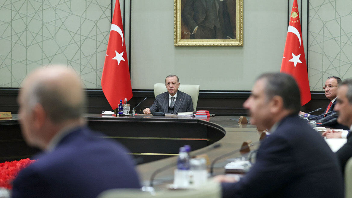 241205204803_erdogan_symvoulio