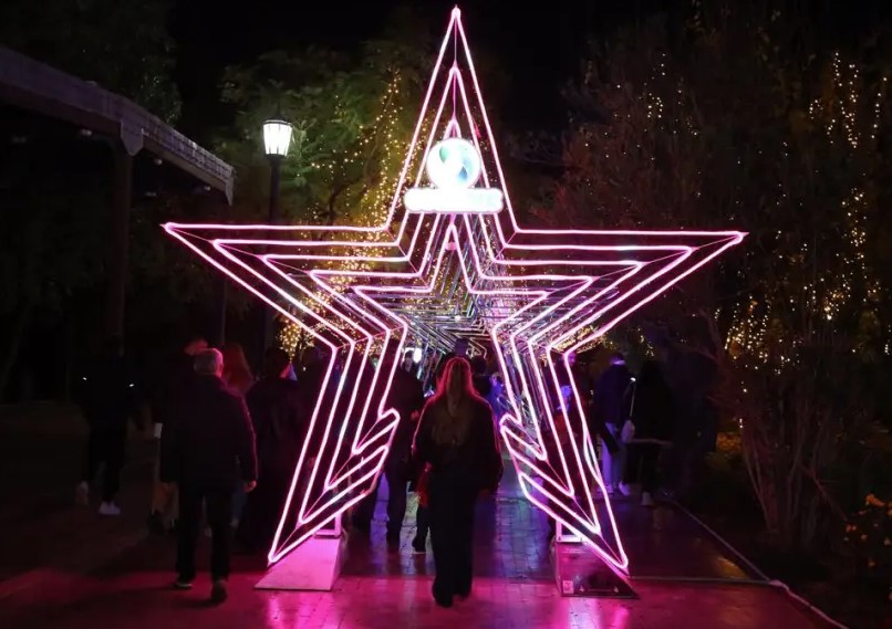 Περιφέρεια Αττικής: Άνοιξε τις πύλες του το Χριστουγεννιάτικο Χωριό στο Πεδίον Άρεως με 12.000 επισκέπτες