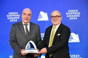 Το FSRU Alexandroupolis αναδείχτηκε «Πλοίο της Χρονιάς» στα Lloyd’s Greek Shipping Awards 2024