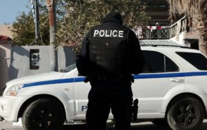Με τυλιγμένες σακούλες στο κεφάλι βρέθηκε η 59χρονη που έπνιξε ο αδερφός της στη Θεσσαλονίκη - Σκότωσα την αδερφή μου, είπε στην ΕΛΑΣ