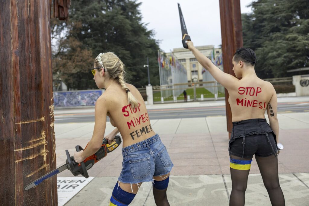 241213153849_femen.jpg