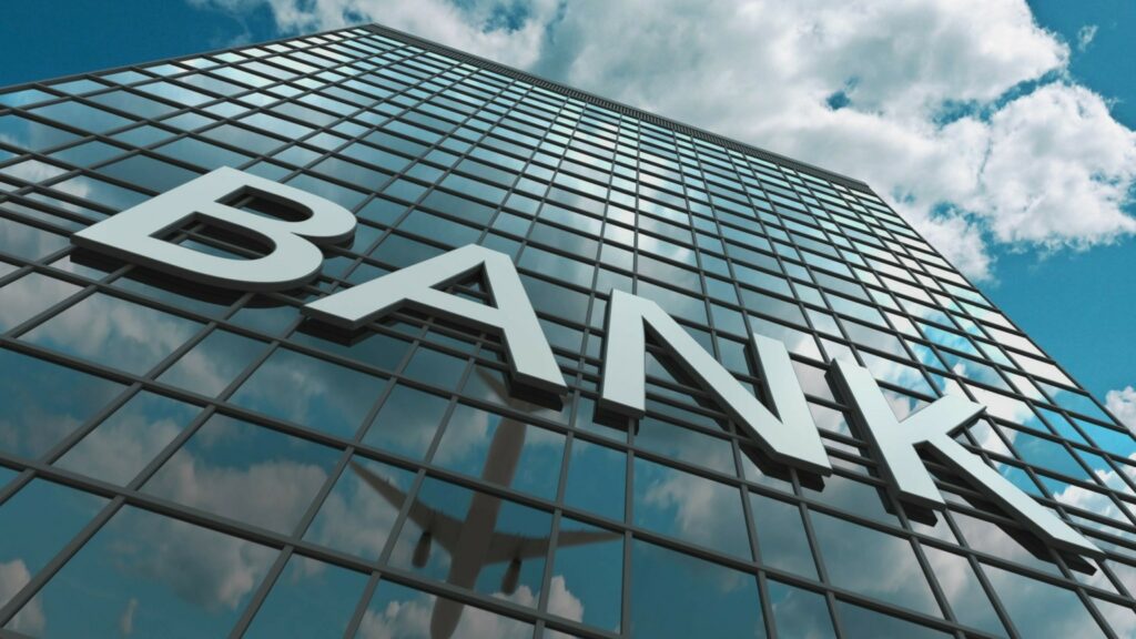 Mediobanca: Outperform για Alpha Bank και Πειραιώς - Νέες τιμές στόχοι για τις τράπεζες