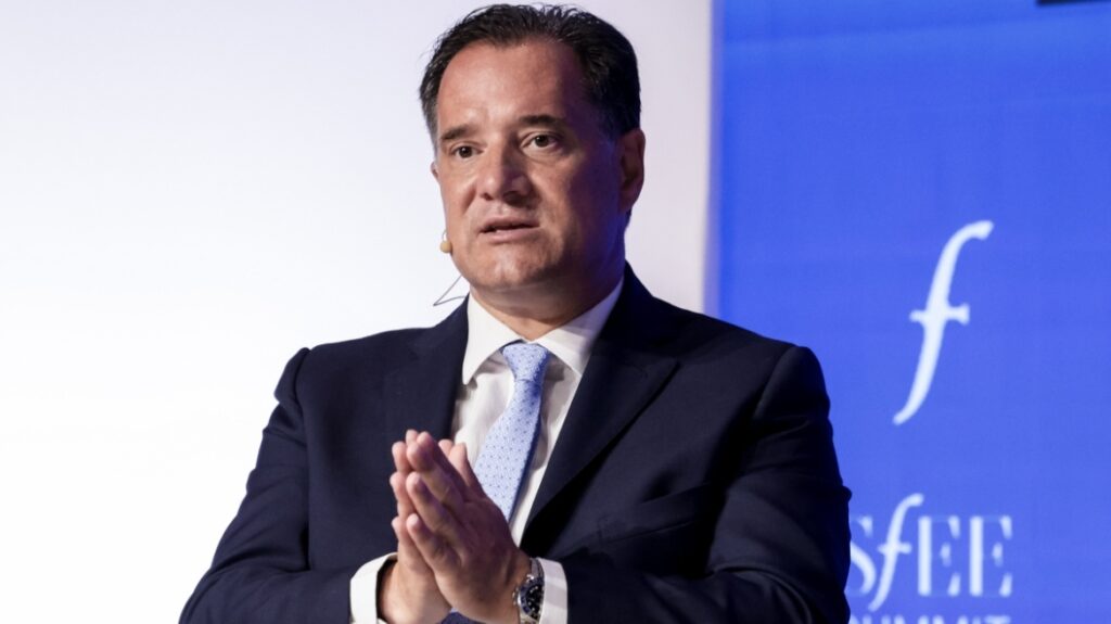 Γεωργιάδης: Πρωταγωνιστεί στη νέα καμπάνια του υπουργείου Υγείας