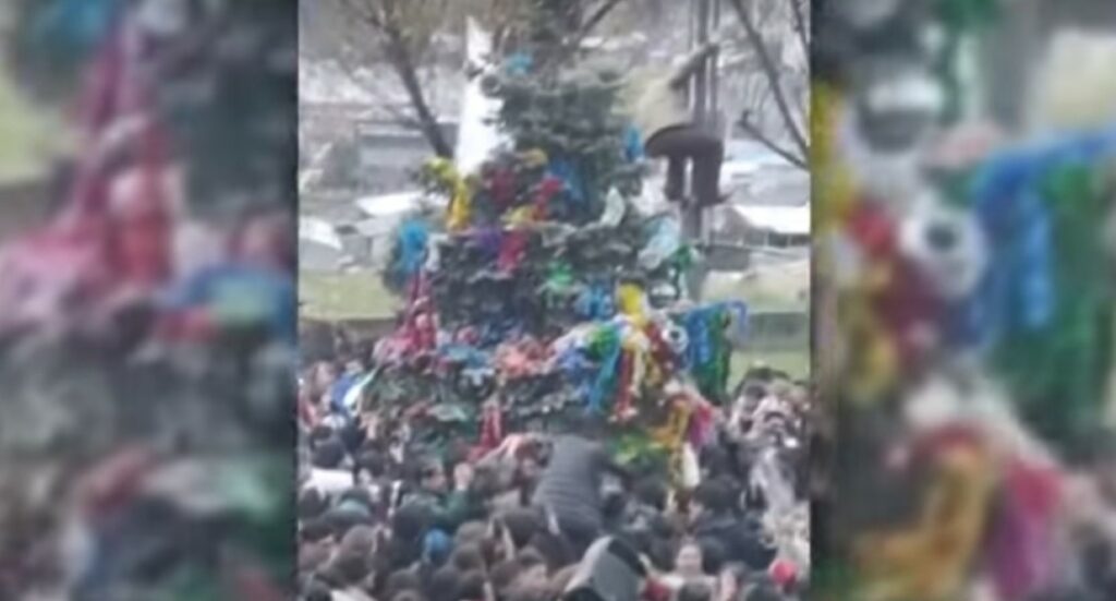 Τουρκία: Επεισόδια σε πανεπιστήμιο για τον στολισμό χριστουγεννιάτικου δέντρου