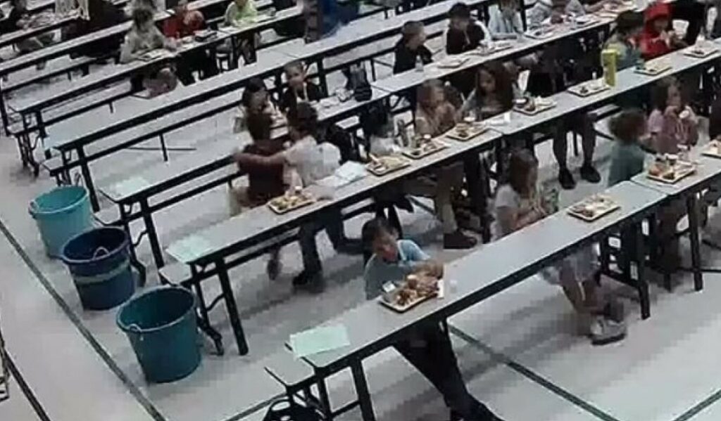 Αριζόνα: 8χρονος έσωσε με λαβή Χάιμλιχ συμμαθητή του που πνιγόταν από σταφύλι