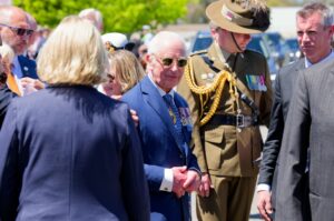 Βασιλιάς Κάρολος: Η θεραπεία του για τον καρκίνο θα συνεχιστεί και το 2025