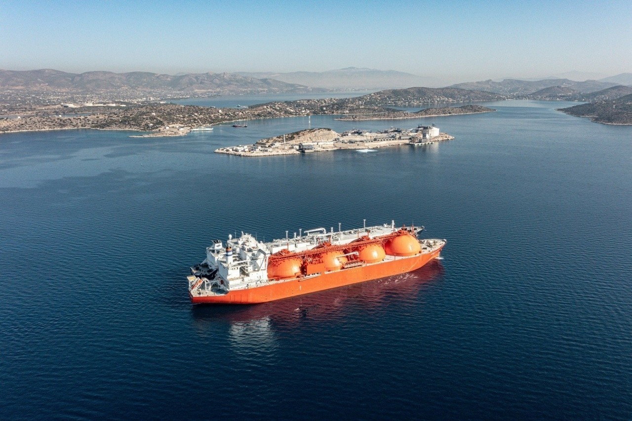 Το LNG Hellas Athina της Latsco ολοκλήρωσε τη εκφόρτωση στη Ρεβυθούσα