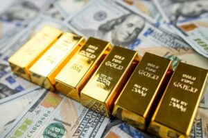 Χρυσός: Νέο ιστορικό υψηλό στα 3.875,53 δολ. μετά το αμερικανικό shutdown