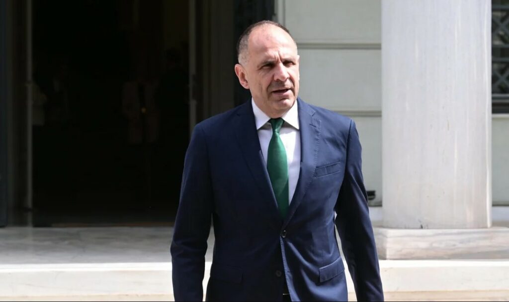 Γεραπετρίτης: Επικοινωνία με τον Ισραηλινό ομόλογό του για τη Συρία - Επαναπατρίστηκαν 33 Έλληνες και οι οικογένειές τους