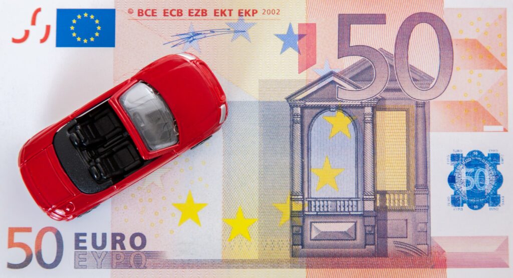 ΑΑΔΕ: Αυτοί θα λάβουν mail για απλήρωτα τέλη κυκλοφορίας 2020 με πρόστιμο