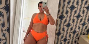 Nelly Furtado: Με μπικίνι, χωρίς ρετούς και μακιγιάζ στο Instagram η τραγουδίστρια -Το μήνυμα στους φαν της