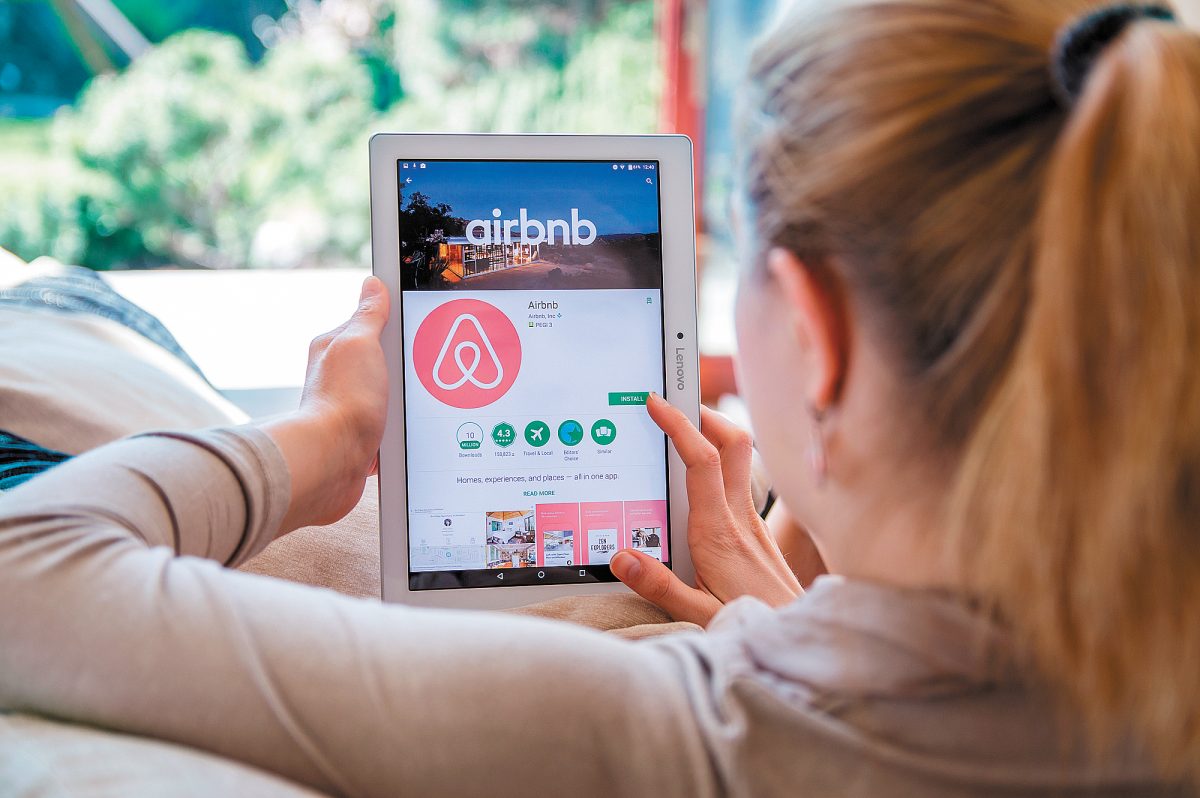 Airbnb: Εκτός αγοράς αποθήκες, υπόγεια, βιοτεχνικοί χώροι - Χιλιάδες ακίνητα βγαίνουν από τις πλατφόρμες