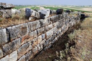 Αρχαία Πέλιννα: Εργασίες αποκατάστασης στην ακρόπολη της Αρχαίας Πέλιννας απ' όπου πέρασε ο Μέγας Αλέξανδρος για να εισβάλει στη Βοιωτία