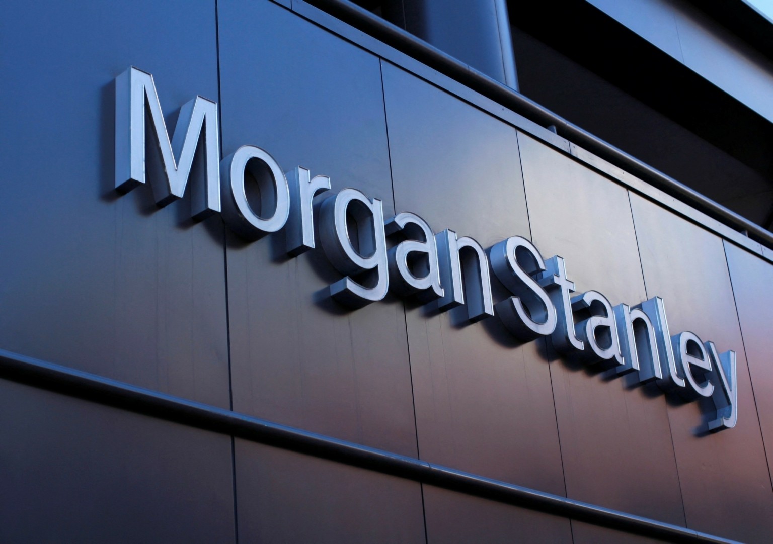 Morgan Stanley: Υπερδιπλασιάστηκαν τα κέρδη – Σε ιστορικό υψηλό τα ετήσια έσοδα