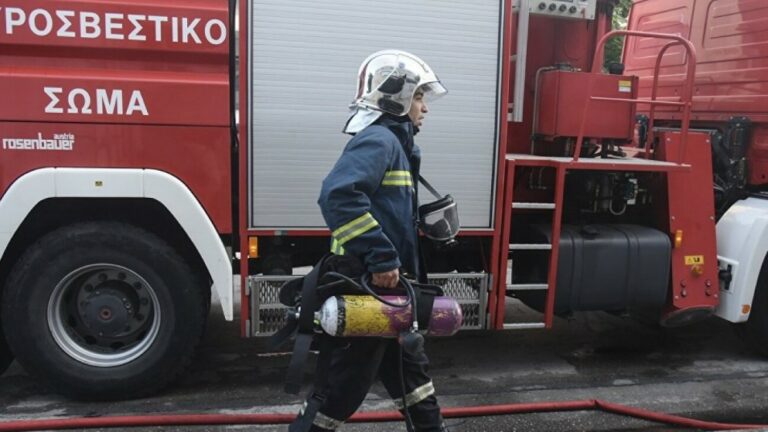 Φωτιά σε μονοκατοικία στο Μενίδι - Ένας νεκρός