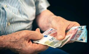 Συντάξεις 2026: Ερχονται αυξήσεις έως 81 ευρώ για πέντε κατηγορίες