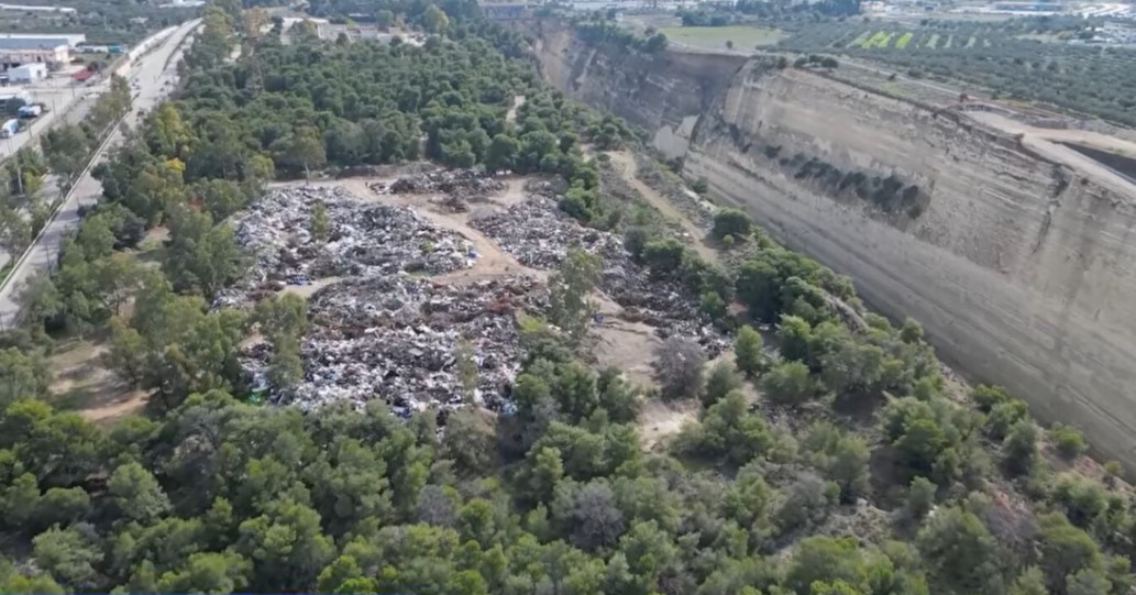 Ισθμός της Κορίνθου: Καταγγελία για υγειονομική βόμβα σε χώρο με μπάζα και σκουπίδια - ΒΙΝΤΕΟ