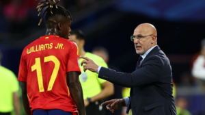 Παραμένει στην Εθνική Ισπανίας ο Ντε λα Φουέντε