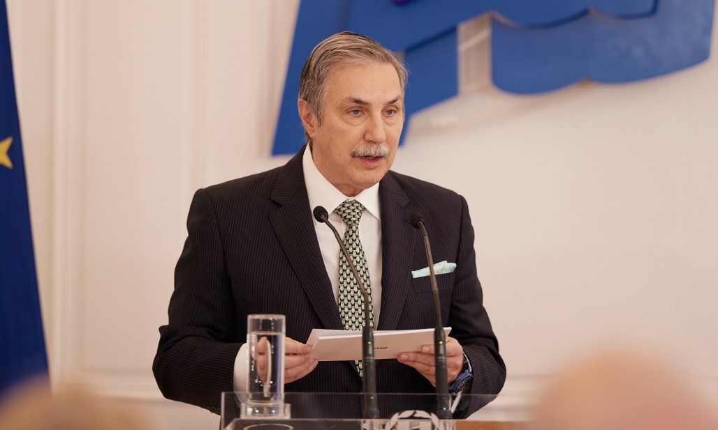 Δημόσια Ωνάσεια Σχολεία: Το Ίδρυμα Ωνάση εξετάζει χρηματοδότηση ψηφιακών φροντιστηρίων για τις εξετάσεις συμμετοχής
