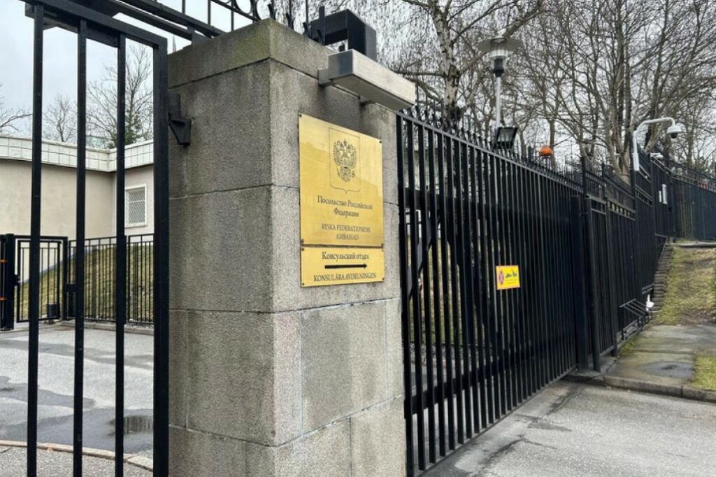Στοκχόλμη: Συνελήφθη άνδρας που επιχείρησε να εισβάλει με το αυτοκίνητό του στη ρωσική πρεσβεία