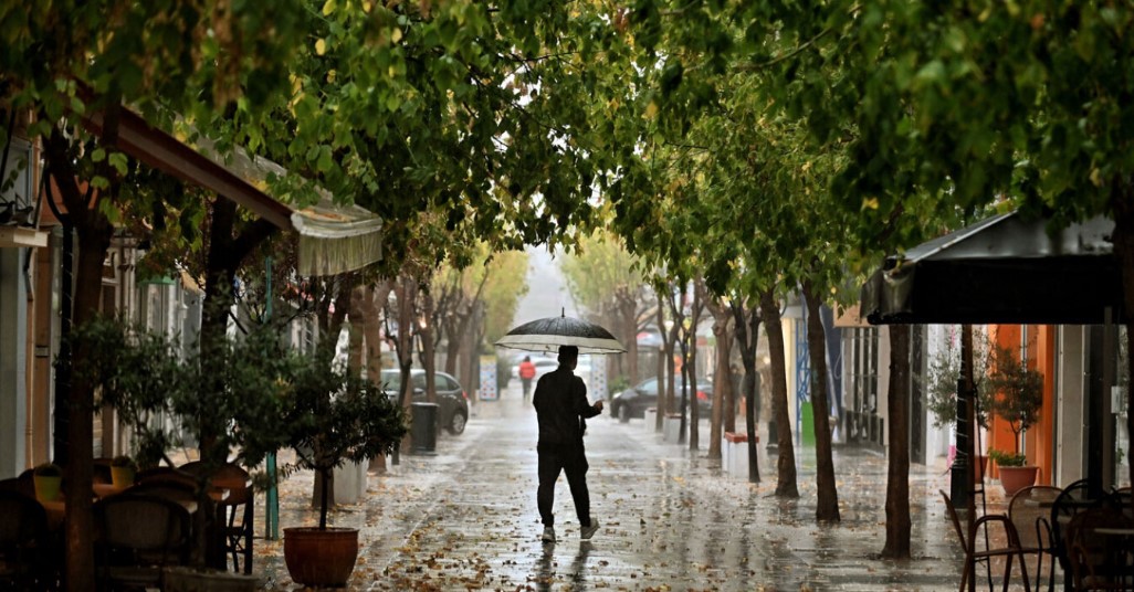 Καιρός: Σκόνη, υγρασία και λασποβροχές - Ποιες περιοχές θα επηρεαστούν