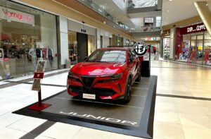 Η εντυπωσιακή Alfa Romeo Junior στο «The Mall Athens»