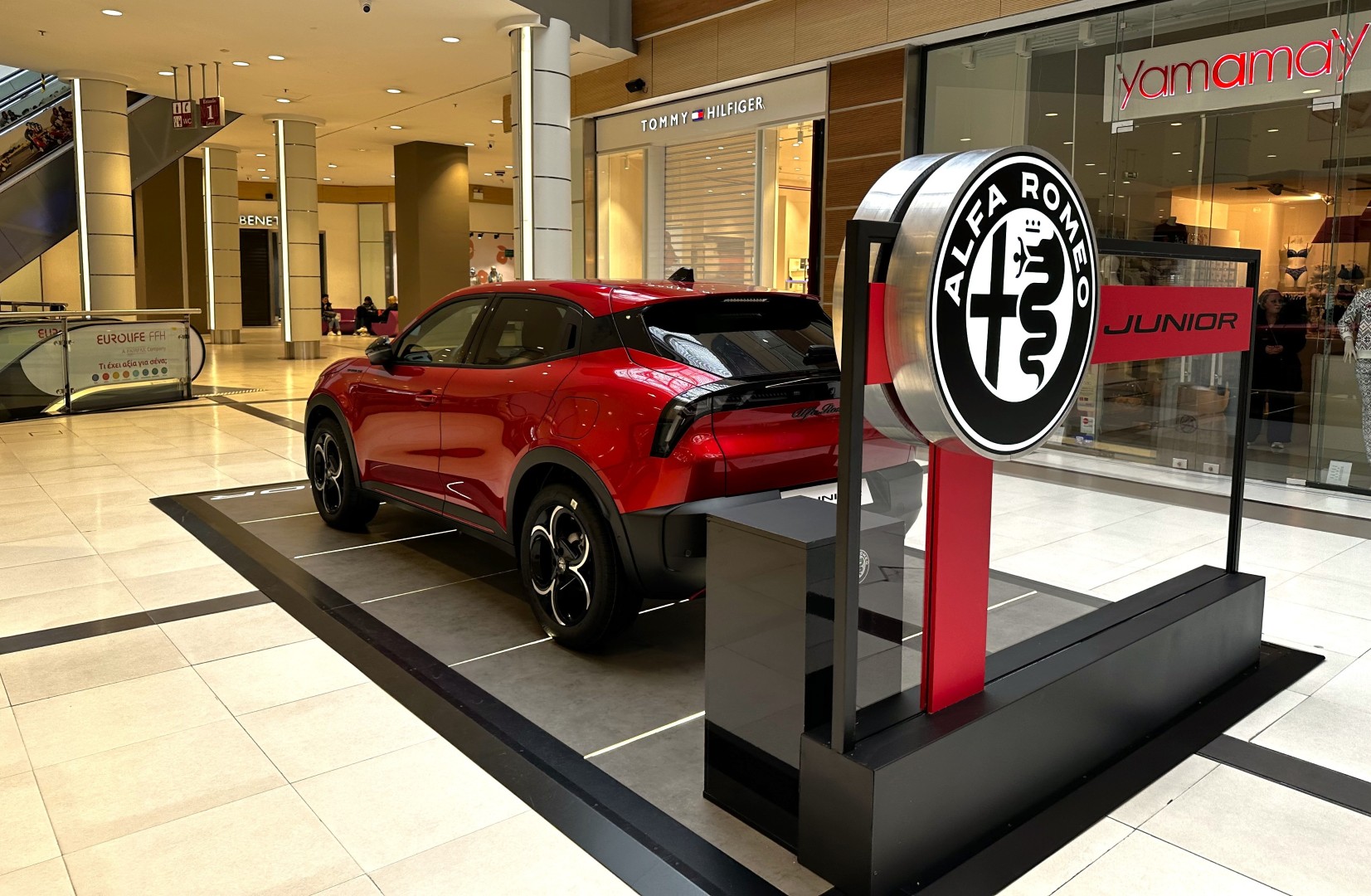 Η εντυπωσιακή Alfa Romeo Junior στο «The Mall Athens»