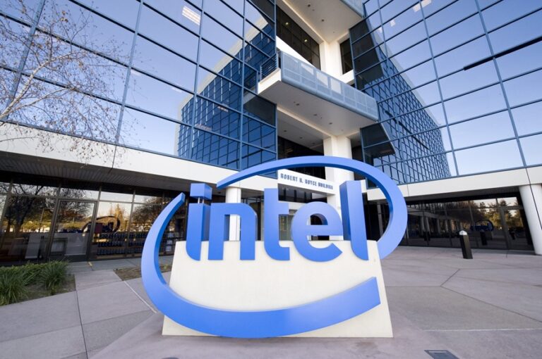 Intel: Αναμένει έσοδα 11,7 εως 12,7 δισ. δολ. για το α΄τρίμηνο του έτους