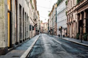 Αυτός είναι ο πιο ακριβός δρόμος στον κόσμο σύμφωνα με την Cushman & Wakefield