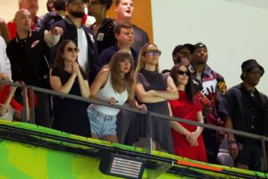 Super Bowl: Οπαδοί αποδοκίμασαν την Τέιλορ Σουίφτ και ο Τραμπ την τρόλαρε