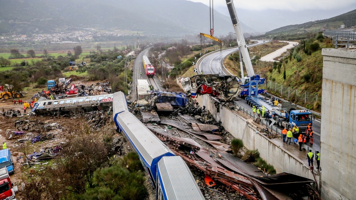 Τέμπη: Νέο βίντεο με την εμπορική αμαξοστοιχία να περνάει από τη σήραγγα του Πλαταμώνα πριν την τραγωδία