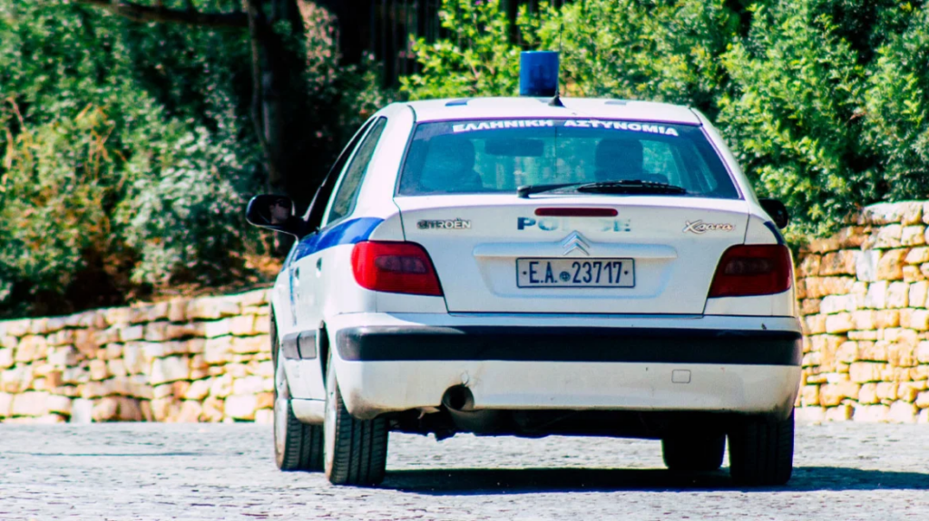Ανήλικος συνελήφθη στις Σέρρες για 17 κλοπές οχημάτων και διαρρήξεις καταστημάτωνν τα φρένα και πέρασε μέσα από τοίχο