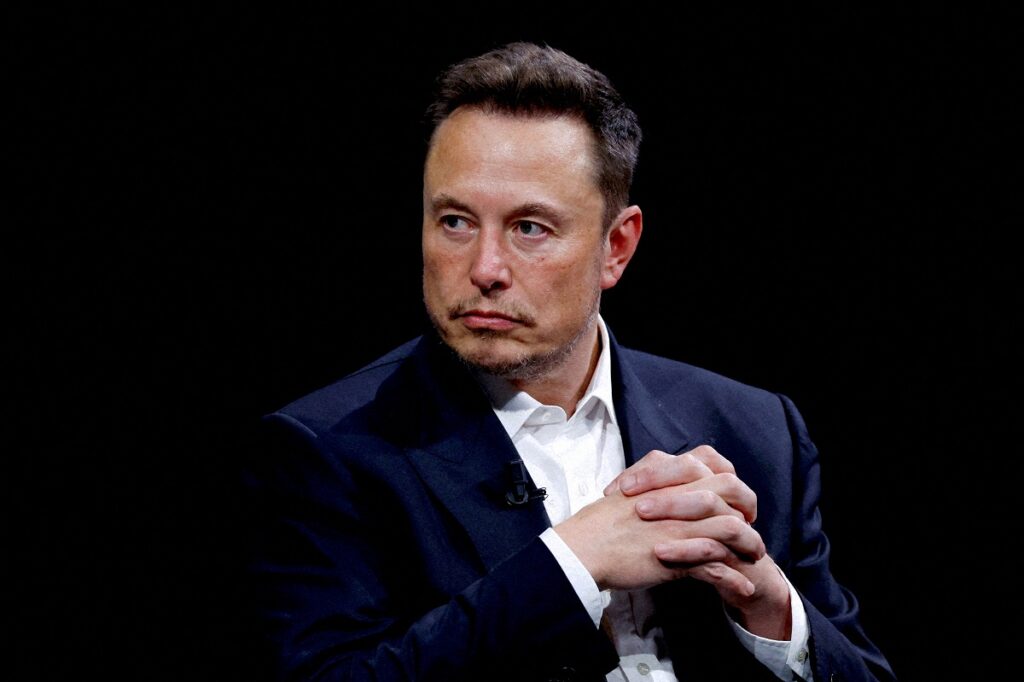 Tesla: Διαψεύδει κατηγορηματικά ότι ψάχνει τον αντικαταστάτη του Έλον Μασκ