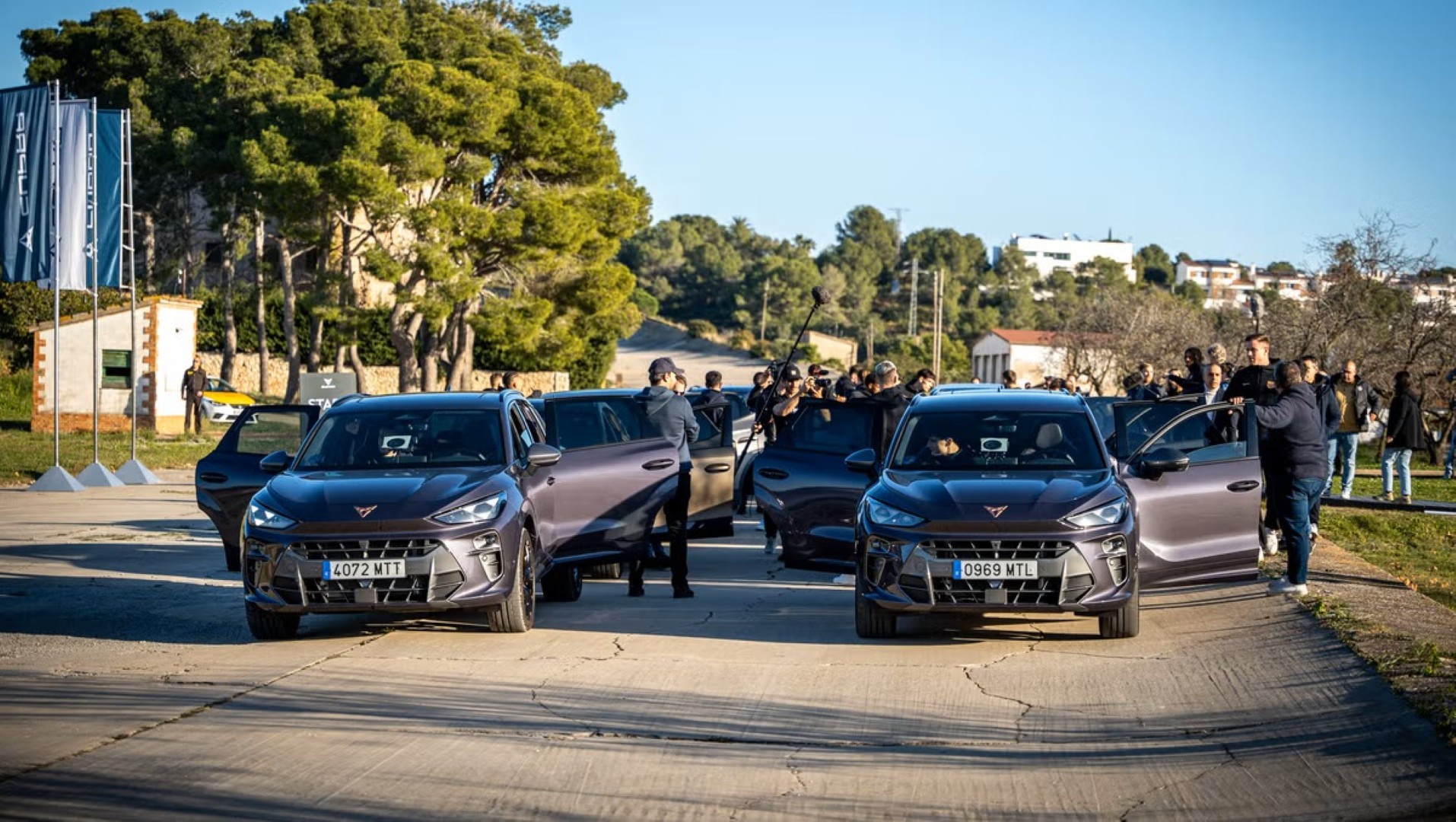 Cupra: Οι παίκτες της Μπαρτσελόνα δοκιμάζουν τα νέα μοντέλα της