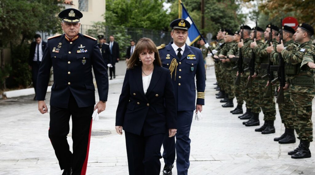 Το αποχαιρετιστήριο λεύκωμα της Σακελλαροπούλου: Σταθμοί και συμβολισμοί στις τελευταίες ημέρες της θητείας της