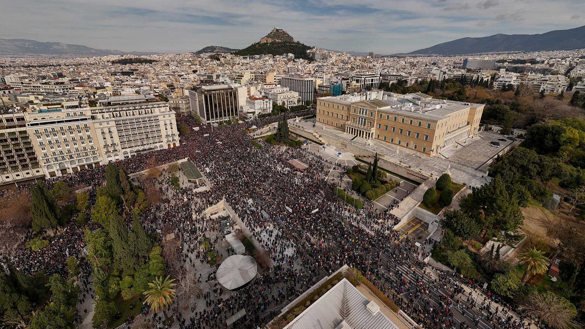 Τέμπη: Εισαγγελική έρευνα για τις αναρτήσεις που προτρέπουν σε βιαιοπραγίες τη μέρα των συγκεντρώσεων